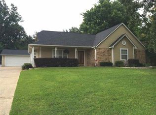 1000 Cherokee Trl, Kilgore, TX 75662