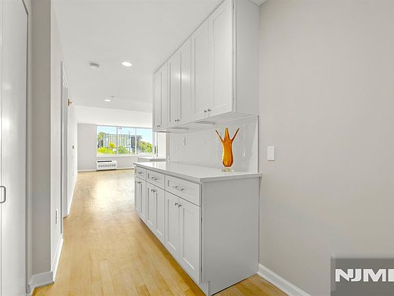 4th image of 310 Hudson Park #310
