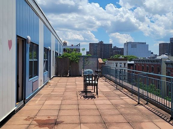 4th image of 225 E 6th St APT 7G