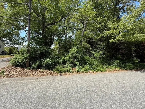 0 Capron Farm Dr, Warwick, RI 02886