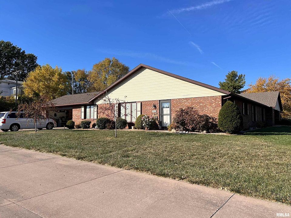 2nd image of 3932 Pine Ridge Dr