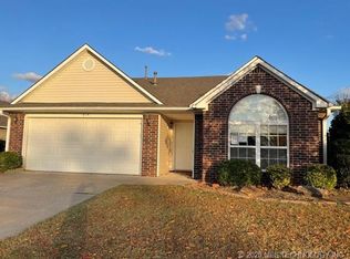 614 N Cummings Ave, Bartlesville, OK 74006