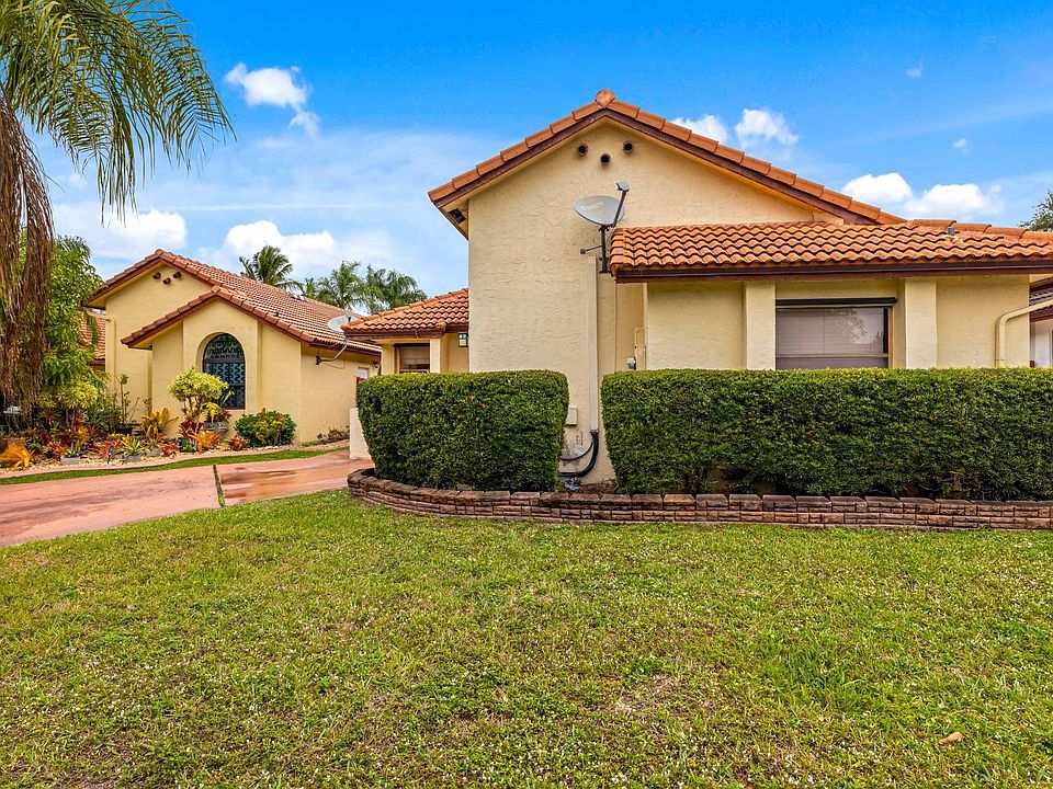 1st image of 601 SW 113th Avenue