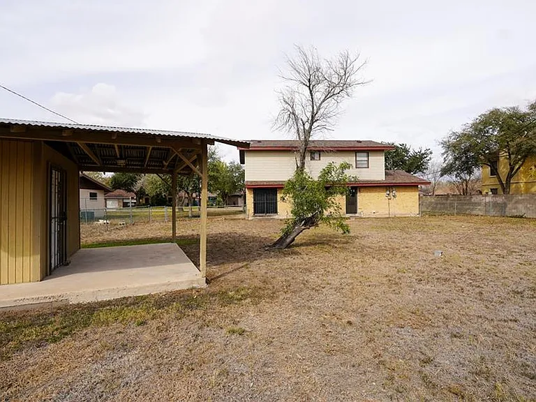 204 E Gomez Dr — Photo 26