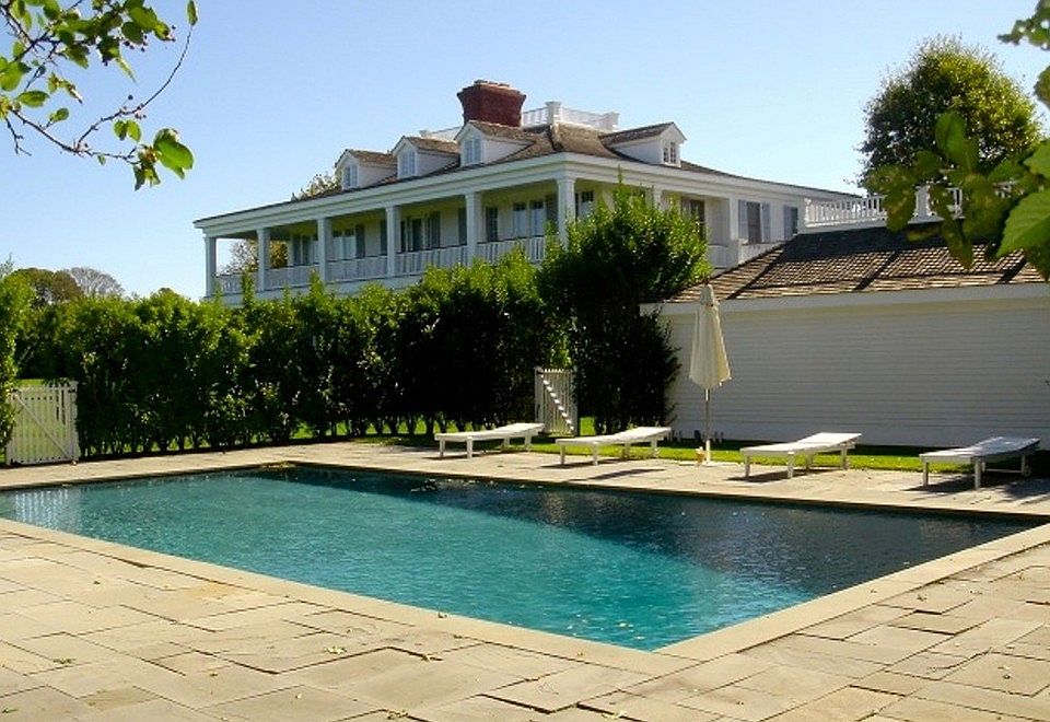 1st image of 202 Hedges Ln