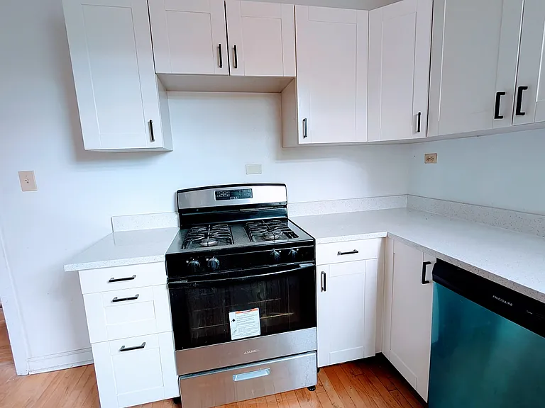 3637 W Cullom Ave #3 — Photo 10