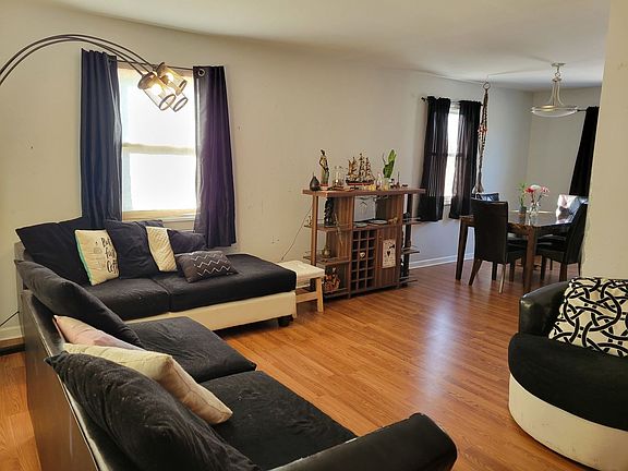 2nd image of 108 N Sunset Dr