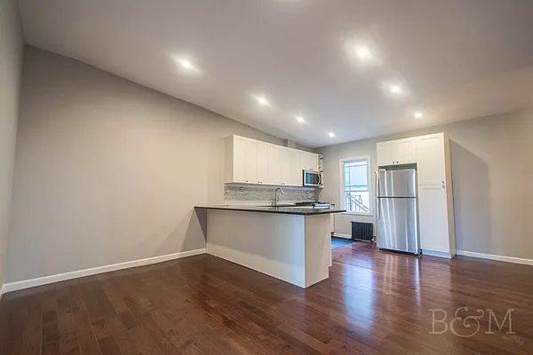 Rented by Brick&Mortar | media 17