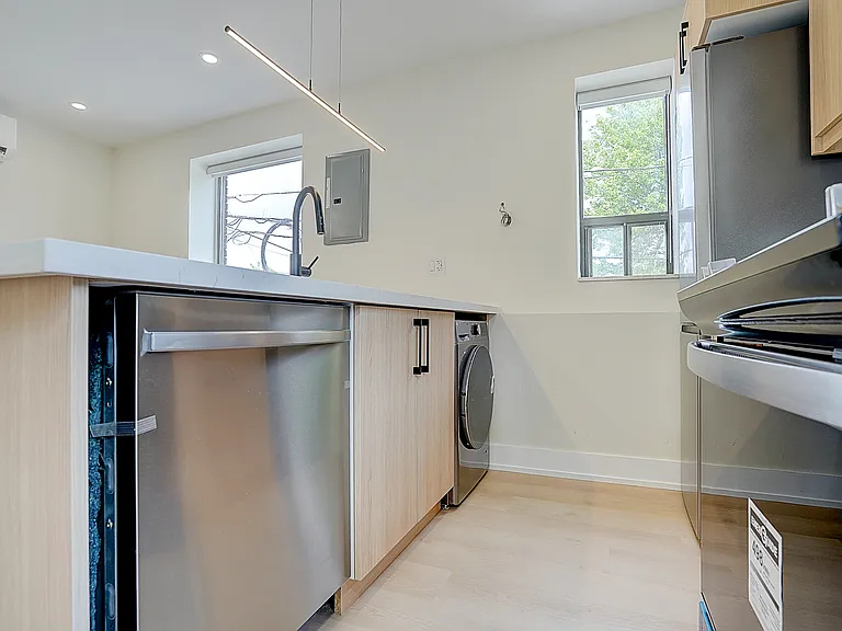 240 Durie St #U201 — Photo 13