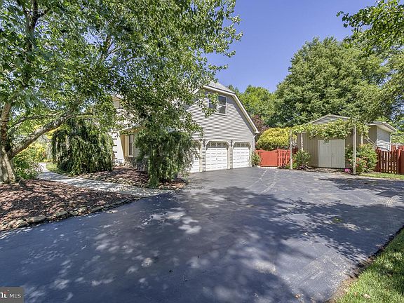 4th image of 3 Garnet Ln