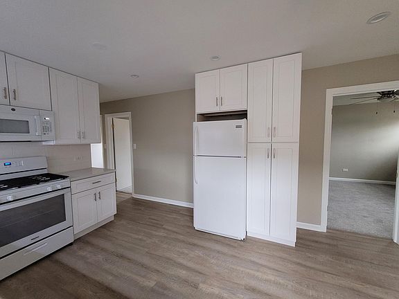 3rd image of 6338 W Montrose Ave Floor 2