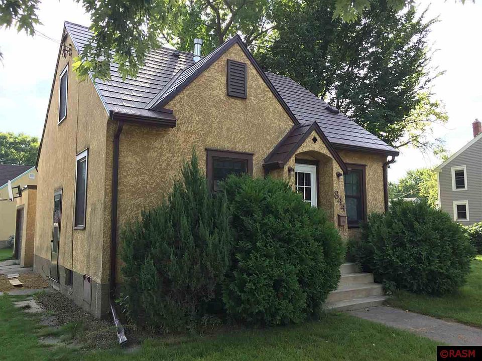 2nd image of 844 Range St
