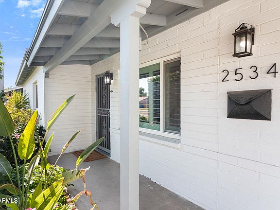2nd image of 2534 E MEADOWBROOK Avenue