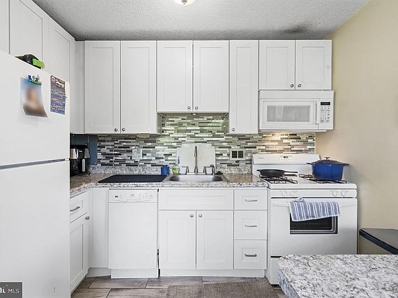 4th image of 526 Playa Del Sol