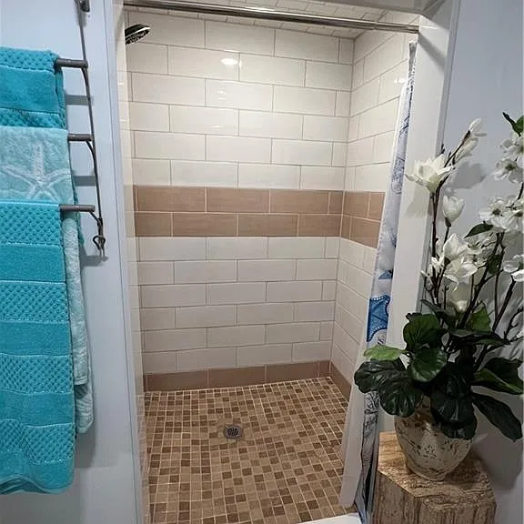 16 Clearwater Rd — Photo 11