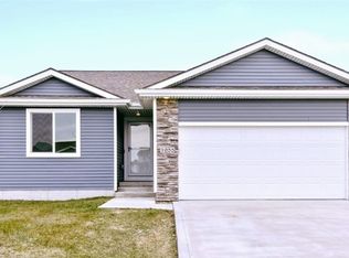 1055 Locust St, Waukee, IA 50263
