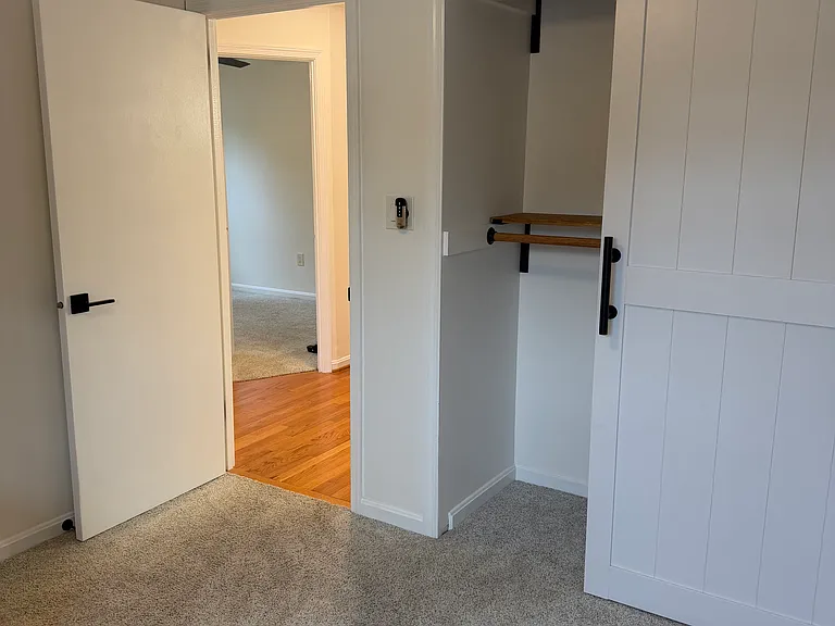 8001 Pyracantha Ct — Photo 23
