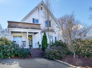 11 Walkup Ct, Natick, MA 01760