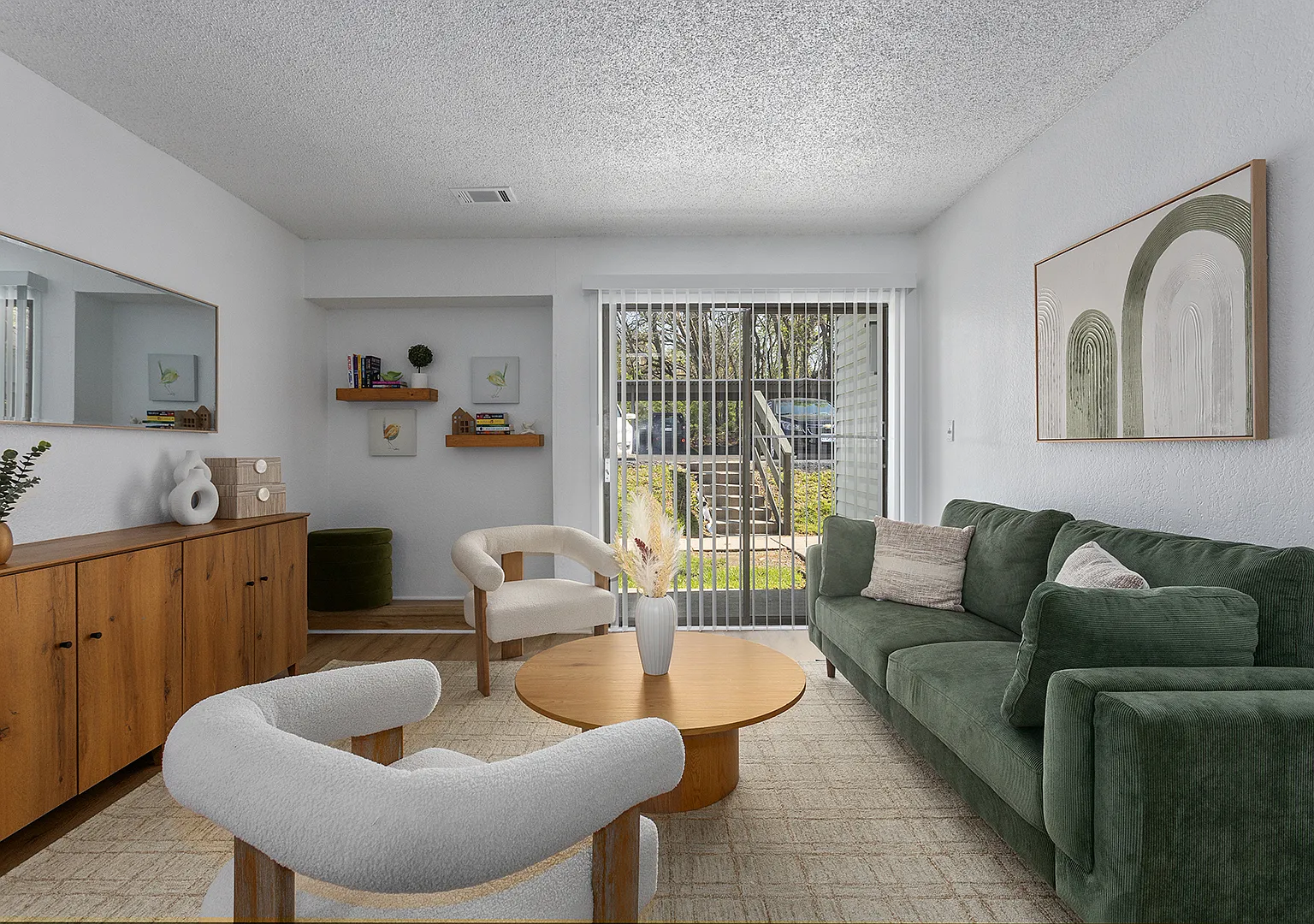 Robin Hill Apartments — Photo 3