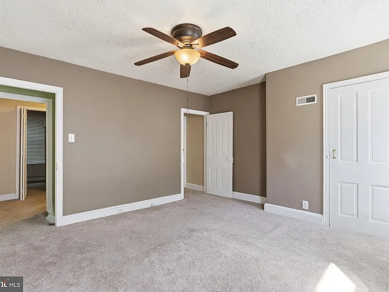 4834 Ogle St — Photo 16