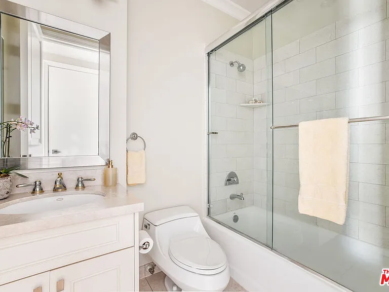 10727 Wilshire Blvd #1904 — Photo 35