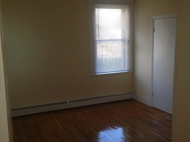 52 Washington St #1 — Photo 5