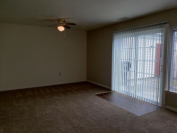 5th image of 946 Catskill Ct