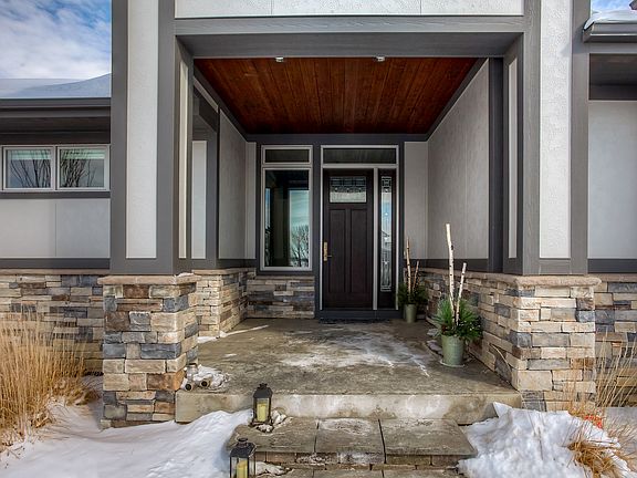 3rd image of 14911 Ironwood Cir