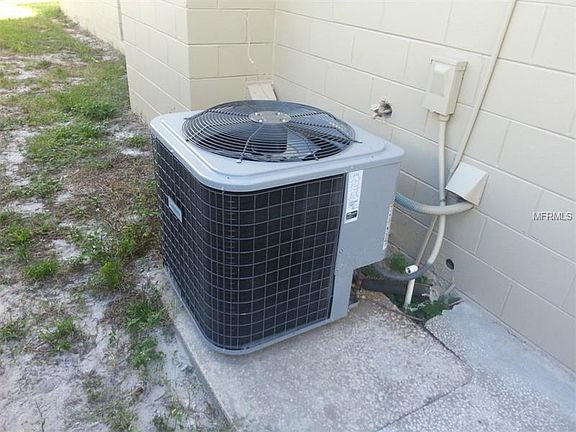5th image of 2051 Wallingford St