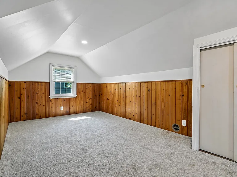 47 Rose Ave — Photo 19