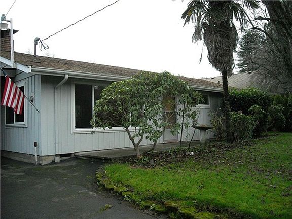 3rd image of 2128 Snyder Ave