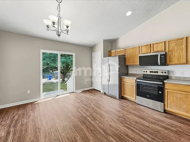 7128 N Kiowa Pkwy — Photo 4