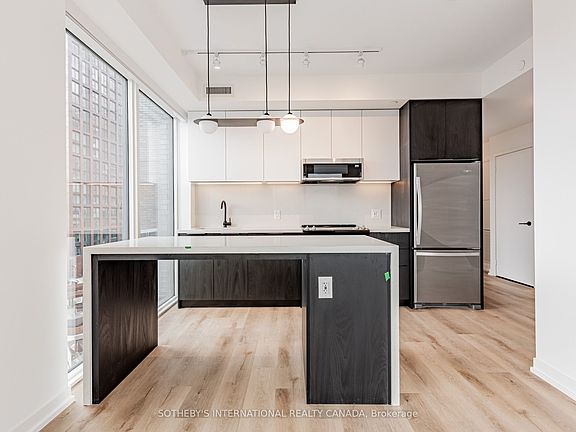 5th image of 5 York Rd #808