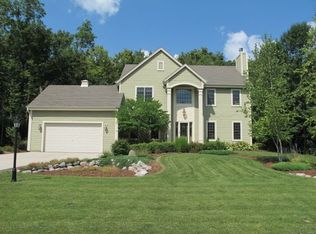 4045 S Belgrave Rd, New Berlin, WI 53151