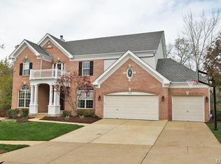 813 Castle Ridge Ct, Ballwin, MO 63021