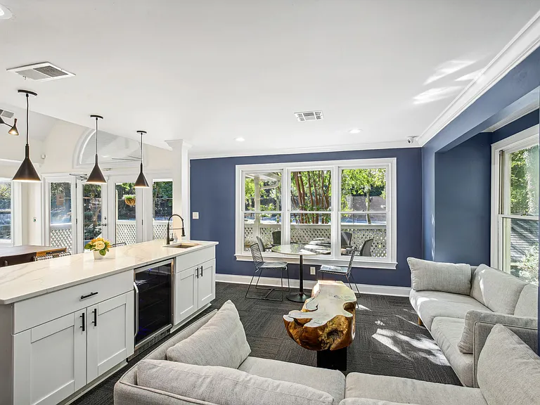 Community Kitchen and Lounge