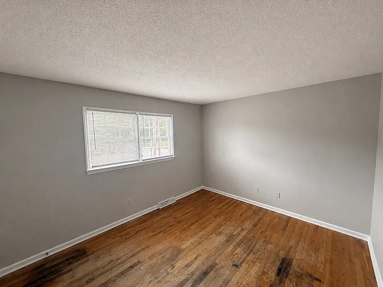 209 E McAden St #G — Photo 12
