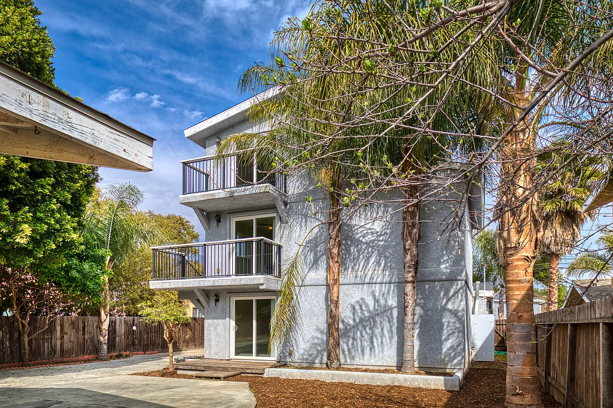 Building Photo - 257 N Lomita Ave #B