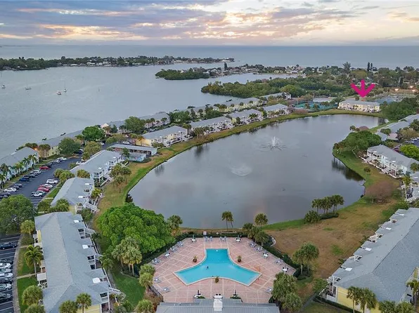 265 Seahorse Dr SE Unit B, Saint Petersburg, FL 33705
