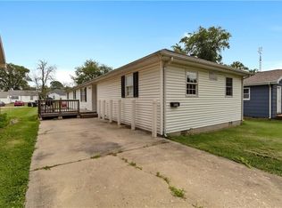 1605 10th St, Charleston, IL 61920