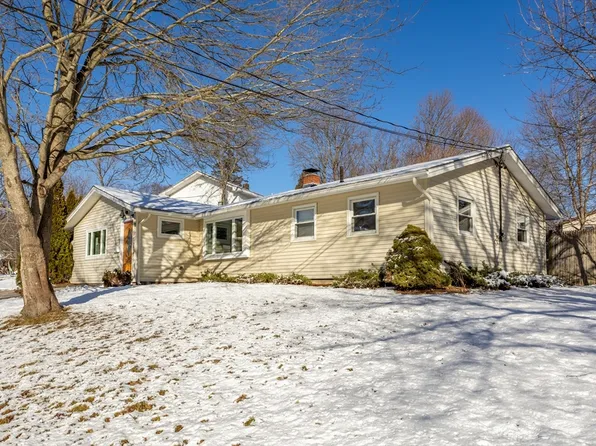 11 Cairn Rd, Brockton, MA 02302