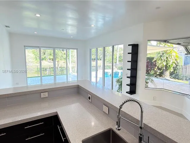 3767 Oak Ridge Cir — Photo 4