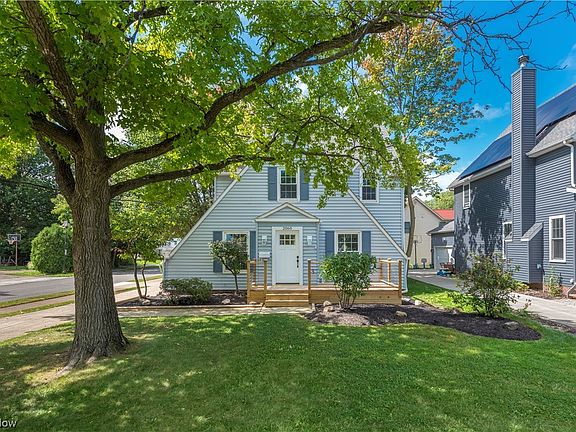 2nd image of 2060 Lakeview Ave