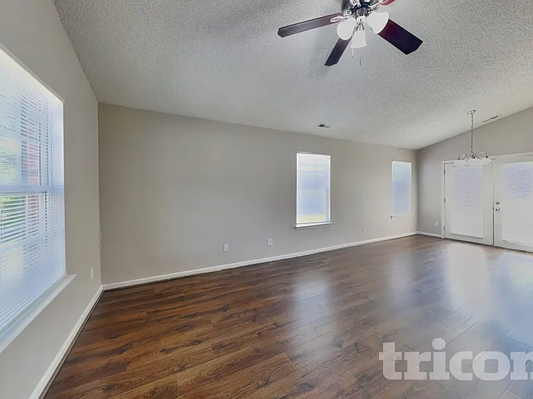 529 Pullman St SW — Photo 5