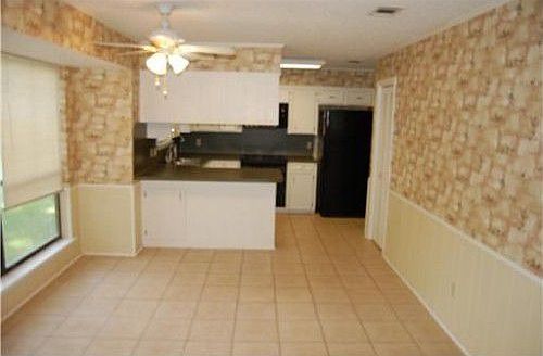 4th image of 8611 Hollow Bluff Dr