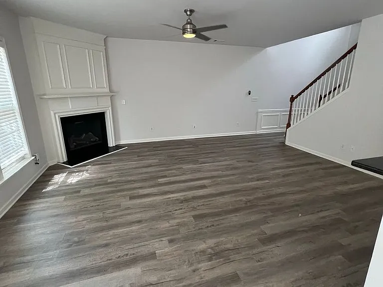 2048 Fosco Dr — Photo 3