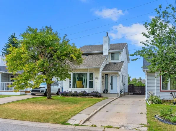 44 S Strathclair Rise SW, Calgary, AB T3H 1G4