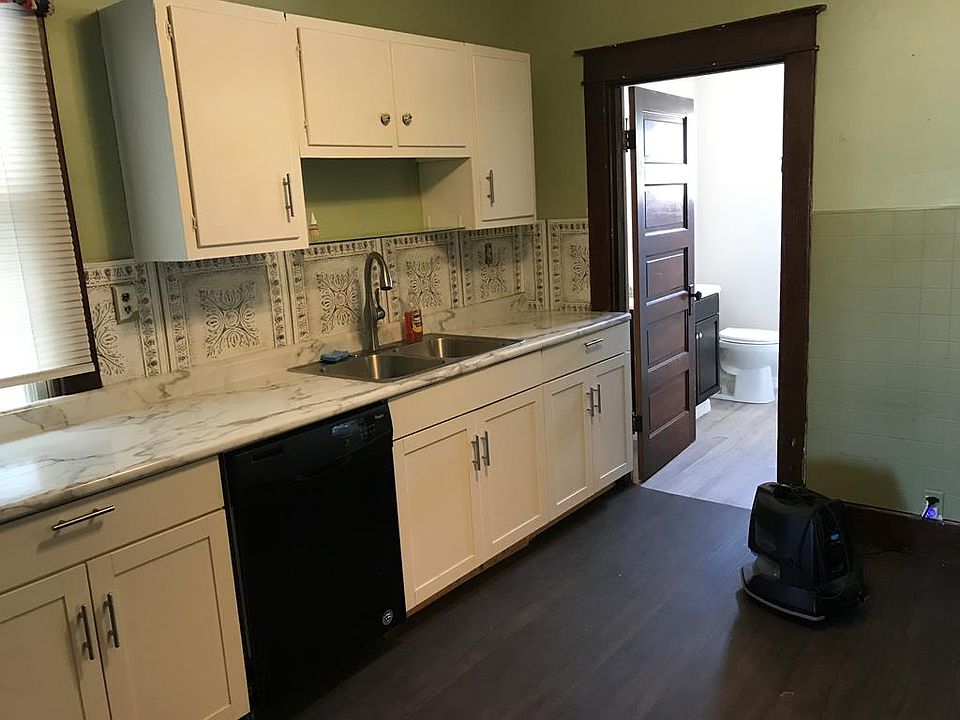 2nd image of 4218 Cedar St