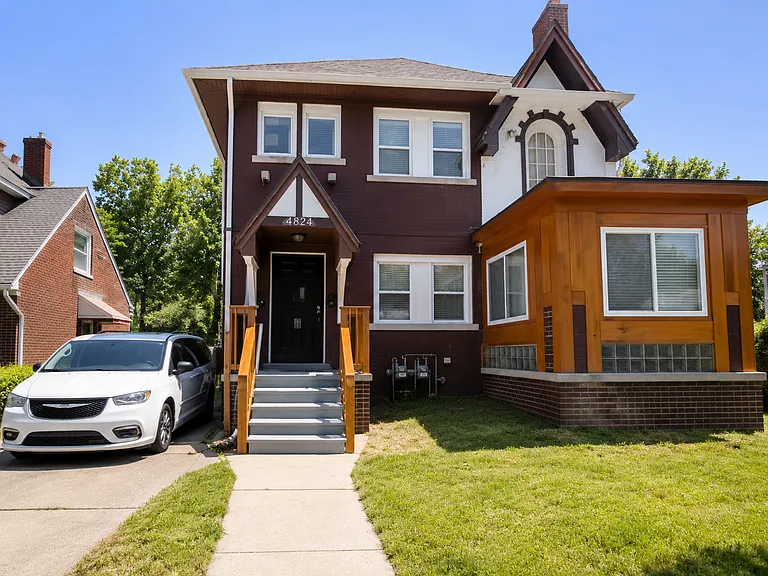 3682 Bedford St — Photo 1