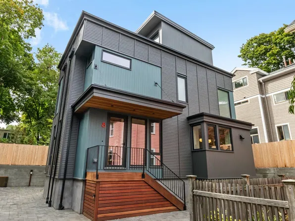 8 Holworthy Ter #8, Cambridge, MA 02138